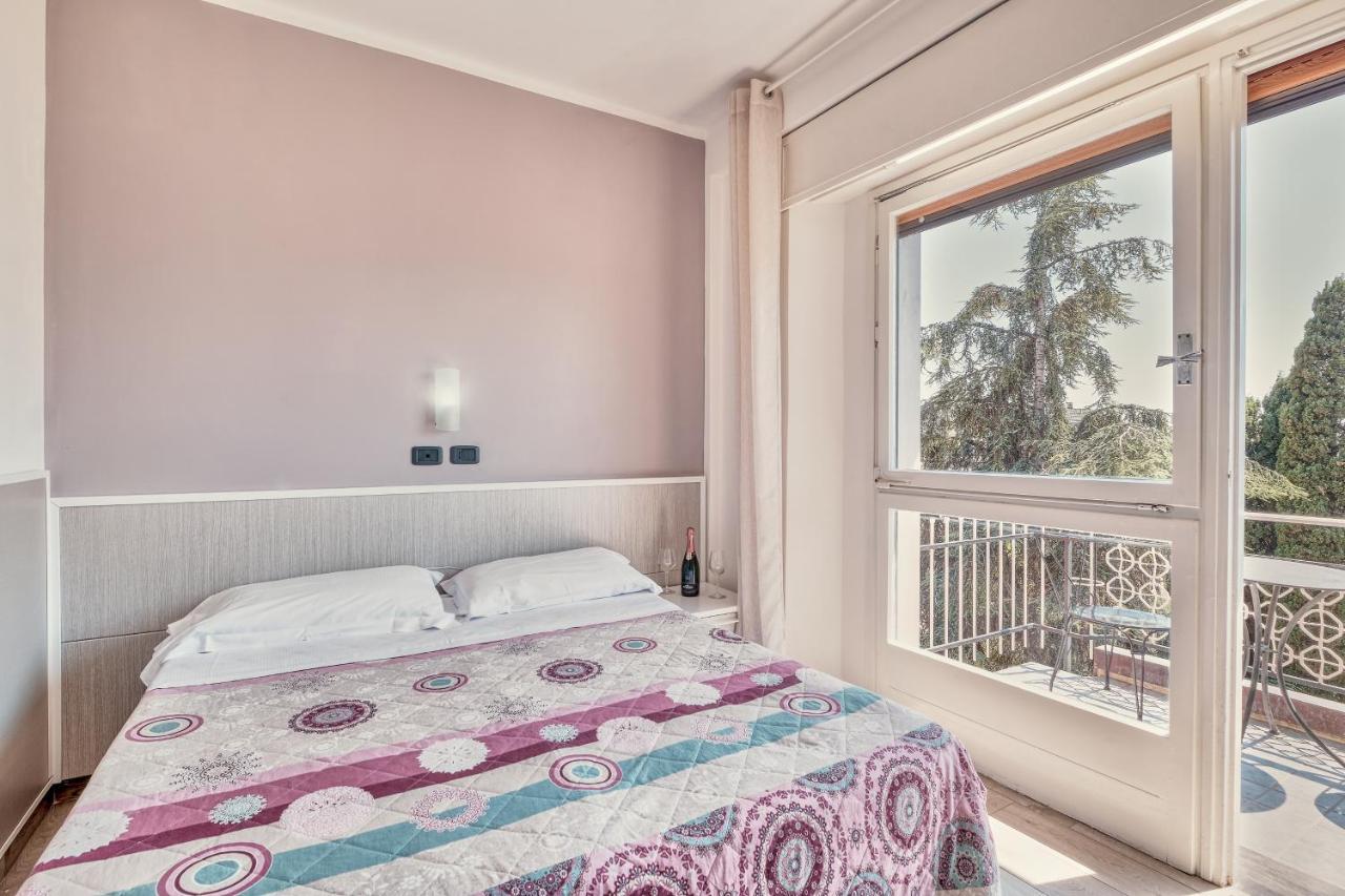 Hotel Astoria Bordighera Eksteriør billede