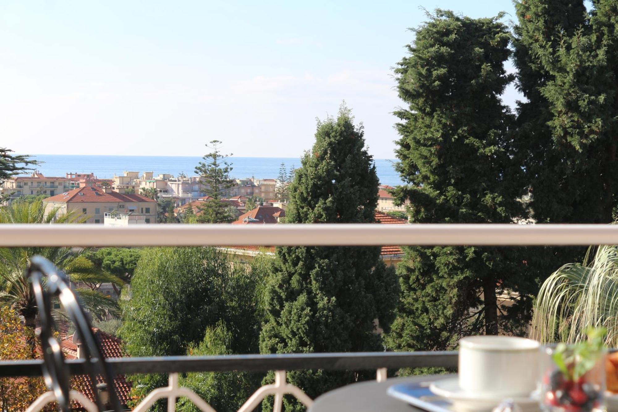 Hotel Astoria Bordighera Eksteriør billede